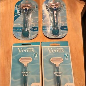 Gillette Venus Smooth Women's Razor - Blue
